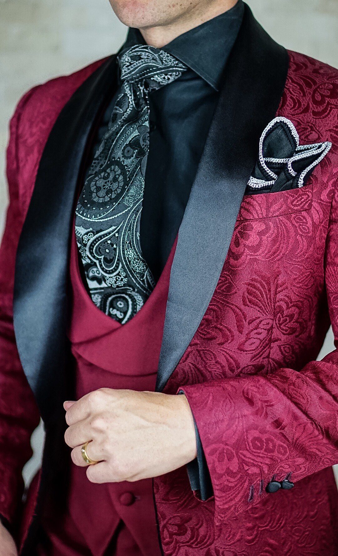 Venetian Paisley Tie in Black Argento Luxury Necktie-3