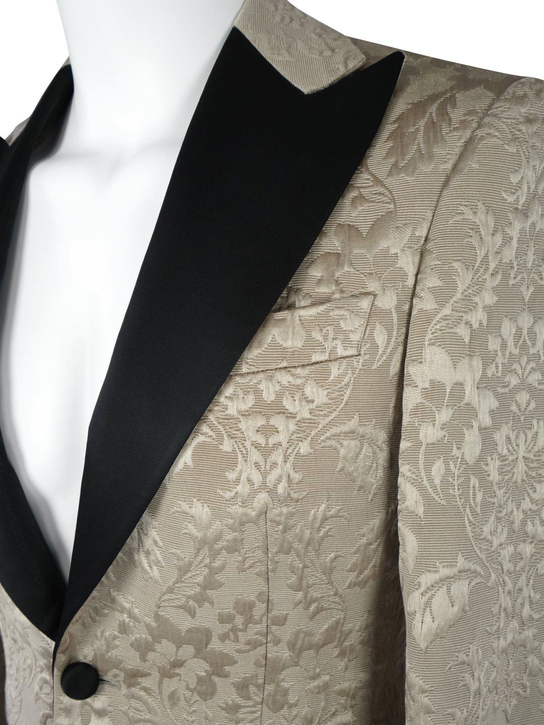 Champagne Oro Fiore and Black Jacket-6