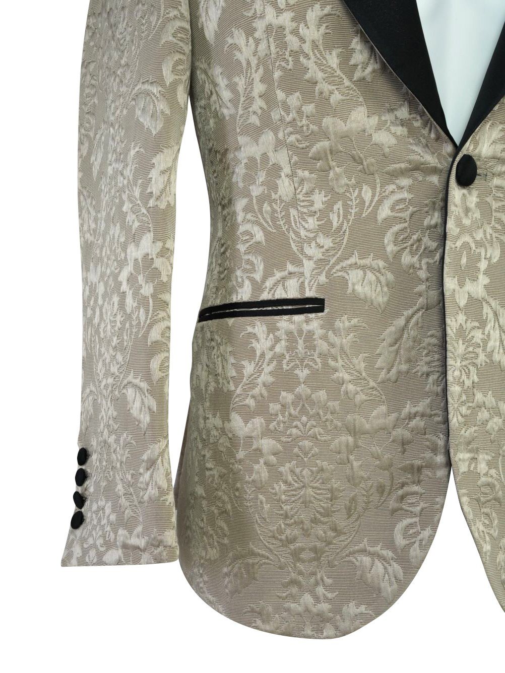 Champagne Oro Fiore and Black Jacket-7