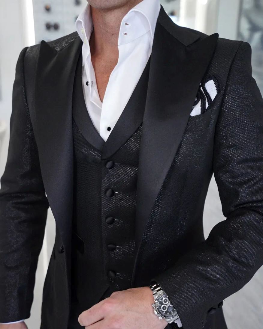 Black Luna Jacket @ The Vault